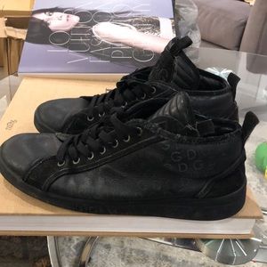 Dolce Cabanna men’s running shoe fits size 9